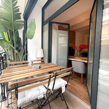 4br Luxury Family Loft - Walk To & Shopping, Air Cond & Sunny Terrace Totolulucannes Apartment Cannes