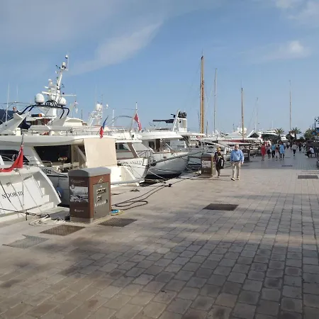 4br Luxury Family Loft - Walk To & Shopping, Air Cond & Sunny Terrace Totolulucannes *