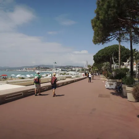 4br Luxury Family Loft - Walk To & Shopping, Air Cond & Sunny Terrace Totolulucannes Cannes